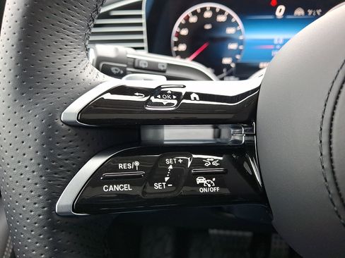 Used 2026 Mercedes-Benz GLS 450 4MATIC image 24