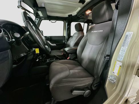 Used 2017 Jeep Wrangler Unlimited Rubicon w/ Connectivity Group AWD/4WD image 20