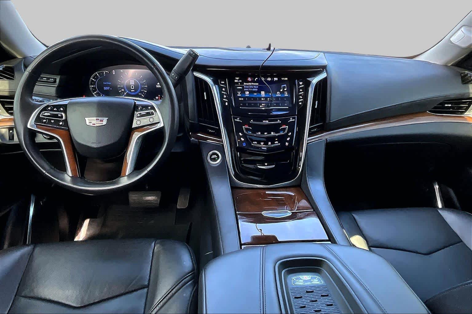Used 2017 Cadillac Escalade ESV Premium Luxury AWD/4WD image 16