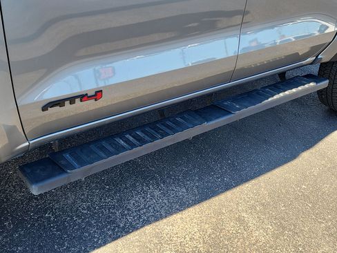 Used 2024 GMC Canyon AT4 w/ Technology Package image 8