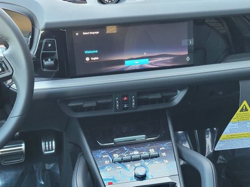 New 2026 Porsche Cayenne S image 17