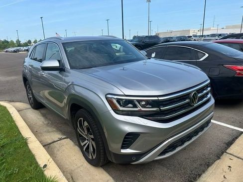 Used 2023 Volkswagen Atlas Cross Sport SEL AWD/4WD image 4