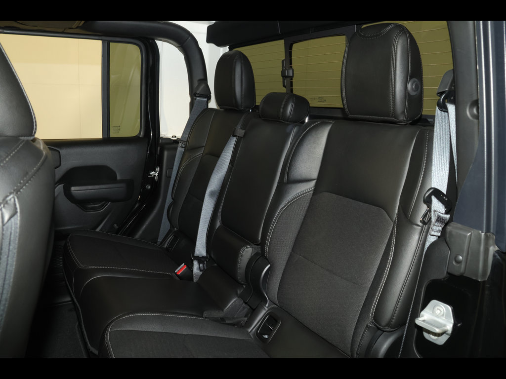 Used 2023 Jeep Gladiator Sport AWD/4WD image 24