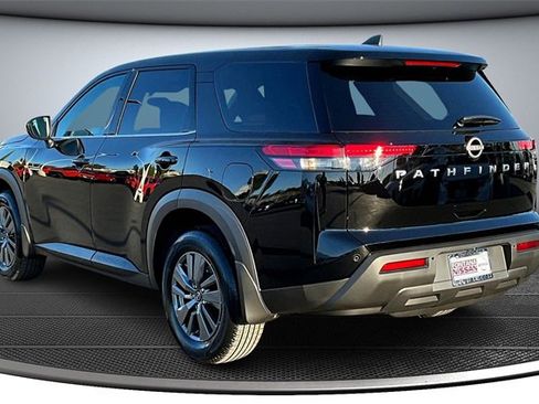 New 2025 Nissan Pathfinder S image 3