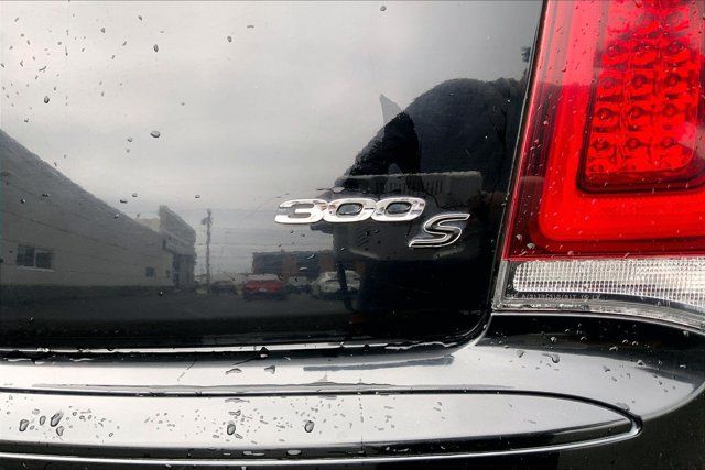 Used 2019 Chrysler 300 S RWD image 7