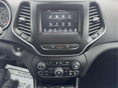 Used 2021 Jeep Cherokee Latitude Plus image 22