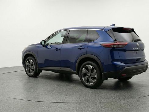Used 2025 Nissan Rogue SV AWD/4WD image 6