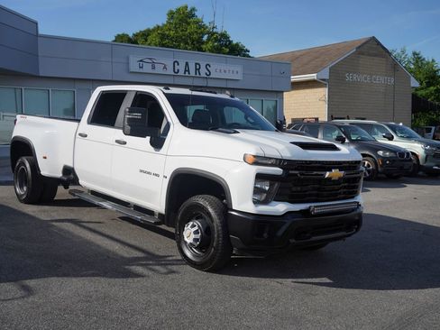 Used 2024 Chevrolet Silverado 3500 W/T AWD/4WD image 8