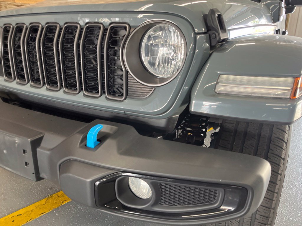 Used 2024 Jeep Wrangler Unlimited w/ Convenience Group AWD/4WD image 6