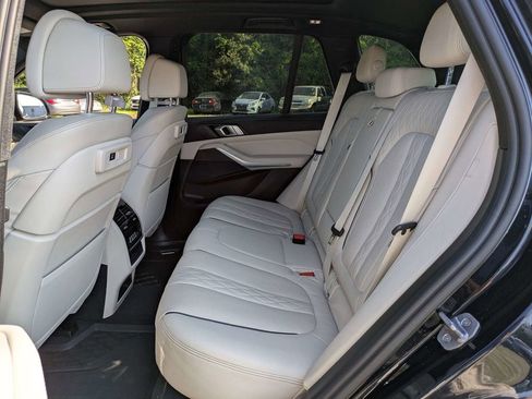 Used 2022 BMW X5 xDrive40i w/ M Sport Package image 15