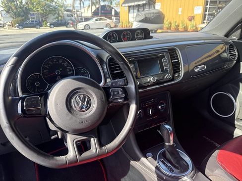 Used 2012 Volkswagen Beetle 2.0T w/ Lamp & Wheel Pkg FWD image 14