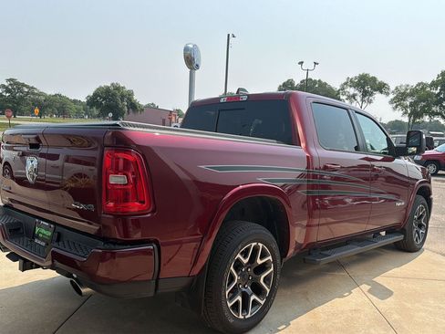 Used 2025 RAM 1500 Laramie AWD/4WD image 5