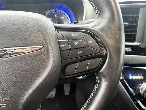 Used 2019 Chrysler Pacifica Touring Plus w/ S Appearance Package image 19