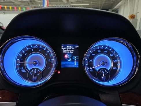Used 2013 Chrysler 300 AWD w/ Driver Convenience Group image 17