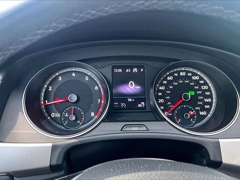 Used 2019 Volkswagen Atlas SE FWD image 26