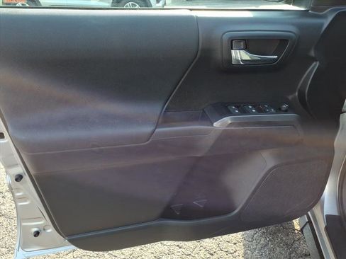 Used 2021 Toyota Tacoma TRD Off-Road image 22