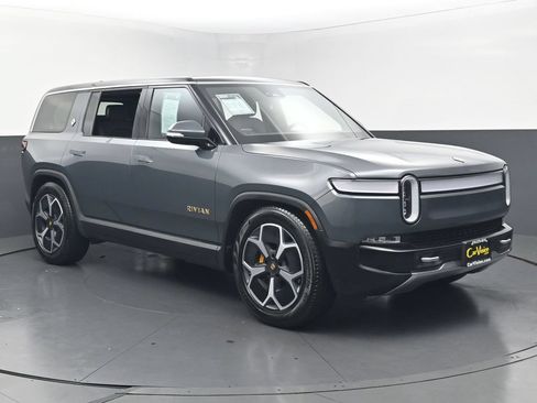 Used 2023 Rivian R1S Adventure Quad AWD/4WD image 2