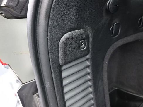 Used 2019 Jeep Grand Cherokee Limited image 21