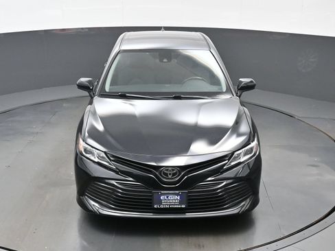 Used 2020 Toyota Camry LE FWD image 39