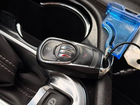 Used 2024 Buick Encore GX Sport Touring image 36