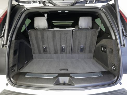 Used 2024 Cadillac Escalade Sport w/ Touring Package image 11