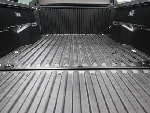 Used 2025 Toyota Tacoma SR5 AWD/4WD image 30