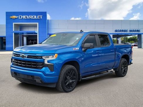 Used 2022 Chevrolet Silverado 1500 RST AWD/4WD image 2