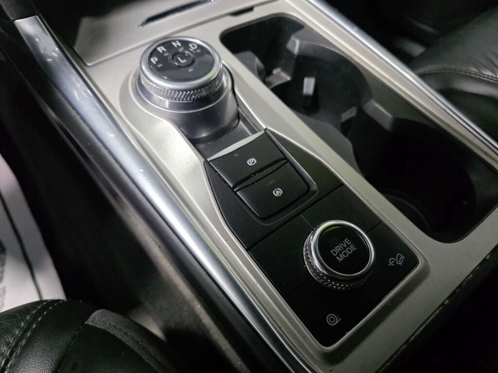 Used 2023 Ford Explorer Platinum AWD/4WD image 21