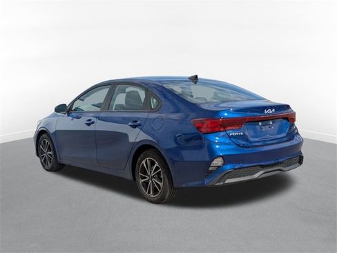 Used 2022 Kia Forte LXS image 3