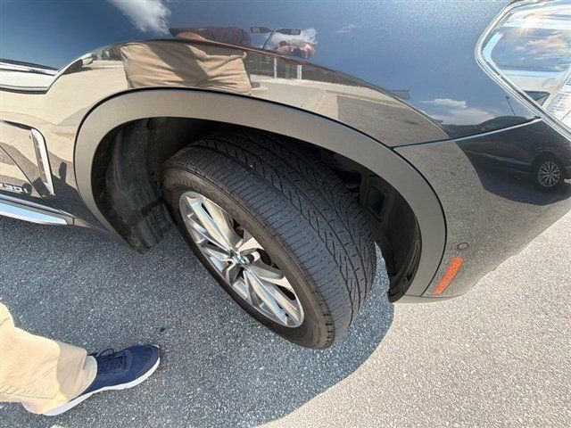 Used 2018 BMW X3 xDrive30i AWD/4WD image 3
