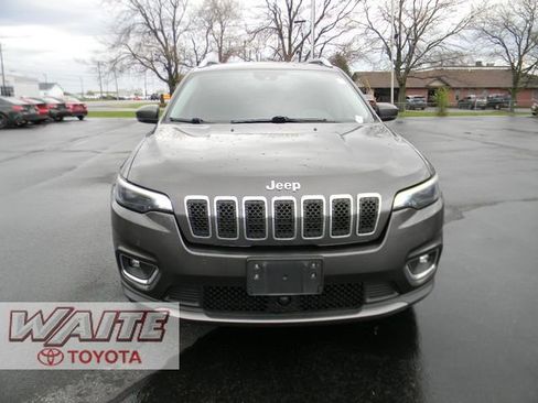 Used 2019 Jeep Cherokee Limited w/ Luxury Group AWD/4WD image 6