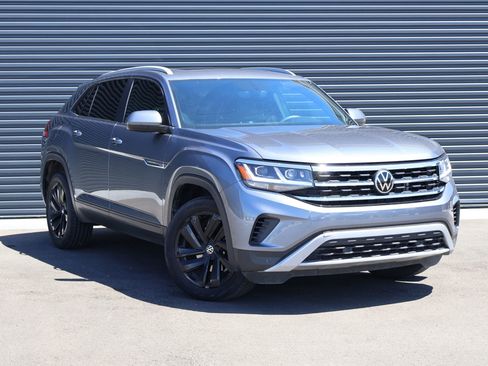 Used 2022 Volkswagen Atlas Cross Sport SE w/ Panoramic Sunroof Package AWD/4WD image 3