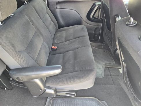 Used 2018 Dodge Grand Caravan SE FWD image 19