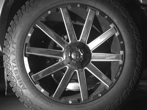 Used 2018 RAM 1500 Laramie w/ Convenience Group image 12