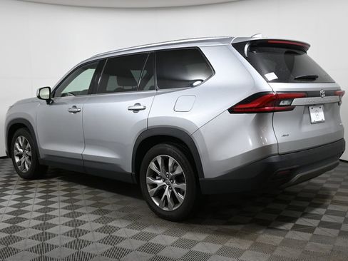 Used 2024 Toyota Grand Highlander XLE image 8