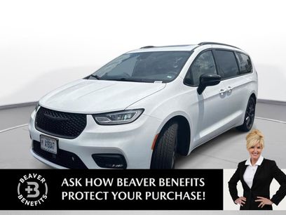 Used 2025 Chrysler Pacifica Limited