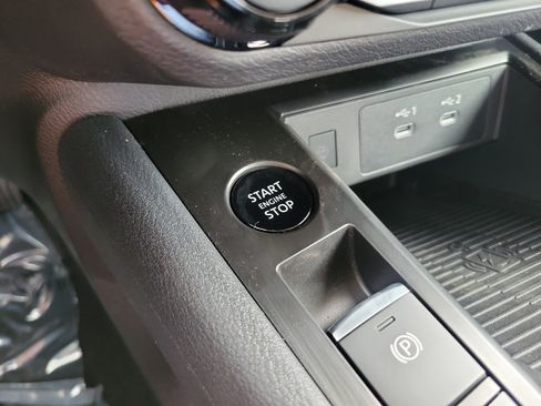 New 2026 Nissan Kicks SV image 25