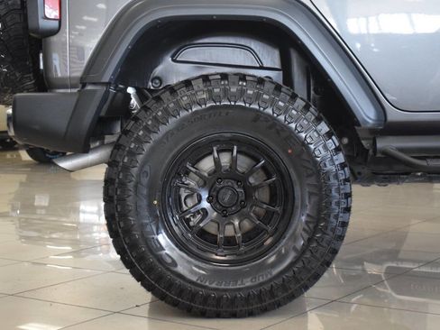 Used 2018 Jeep Wrangler Unlimited Sport S AWD/4WD image 39