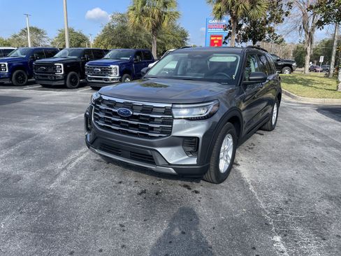 New 2026 Ford Explorer Active image 3