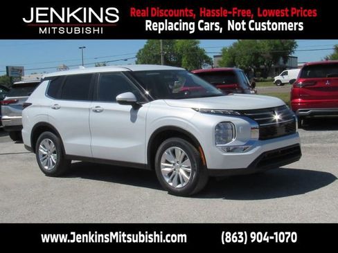 New 2026 Mitsubishi Outlander ES AWD/4WD image 1
