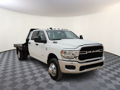 Used 2024 RAM 3500 SLT w/ Quick Order Package 2YG SLT AWD/4WD image 6