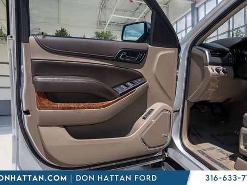 Used 2018 Chevrolet Tahoe Premier AWD/4WD image 16