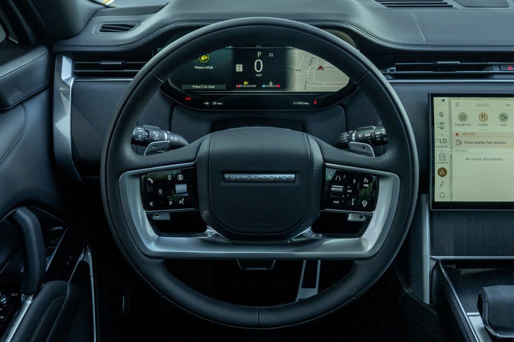 Used 2026 Land Rover Range Rover SE AWD/4WD image 16