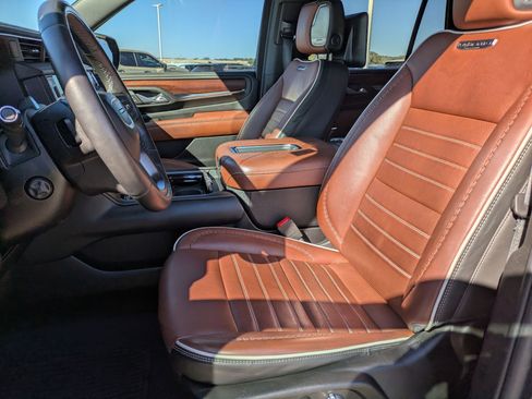 Used 2024 GMC Yukon Denali Ultimate image 10