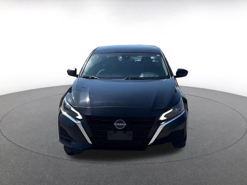 Used 2025 Nissan Altima 2.5 SV image 4