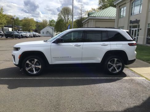 New 2026 Jeep Grand Cherokee Limited AWD/4WD image 4