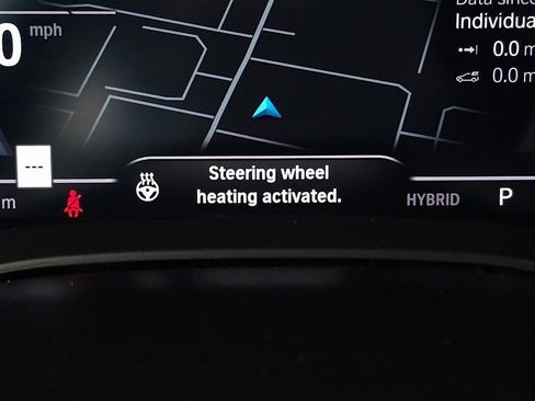 Used 2023 BMW 530e xDrive w/ Premium Package image 25