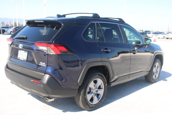 Certified 2022 Toyota RAV4 XLE w/ Convenience Package AWD/4WD image 3