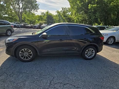 Used 2022 Ford Escape SE w/ Convenience Package FWD image 3