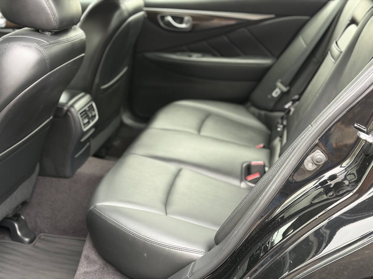 Used 2018 INFINITI Q50 Luxe w/ Essential Package (3.0T Luxe) AWD/4WD image 15